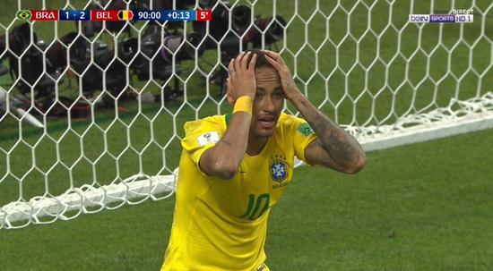 巴西输球哭泣的小男孩